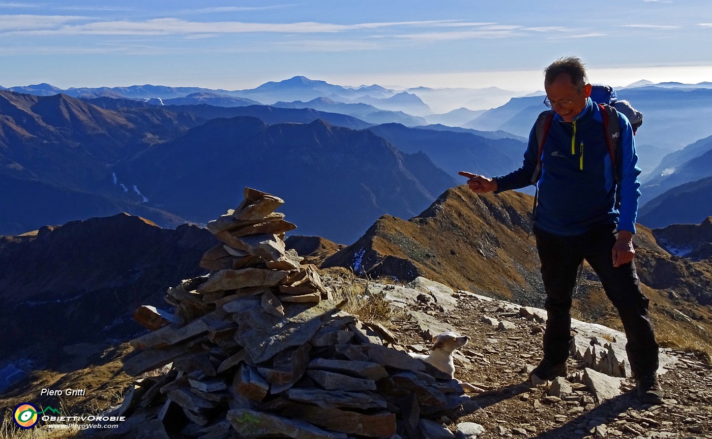 51 Vista alle spalle verso il Lago d'Iseo.JPG -                                